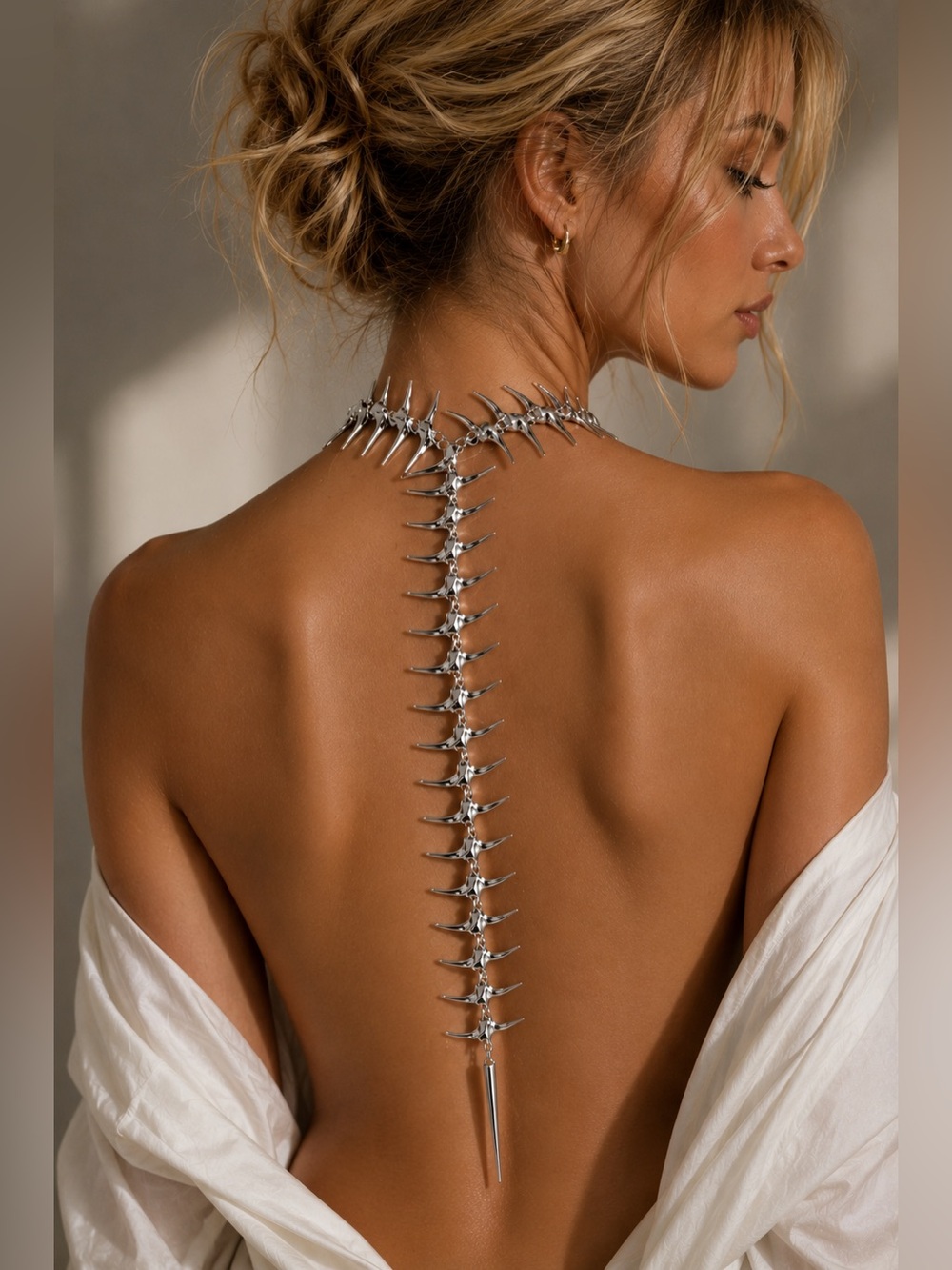 Silver Spine Back Trendy Necklace